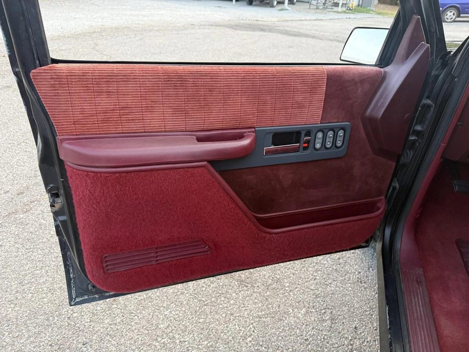 1990 Chevrolet C/K 4th Gen - Image 18 of 31