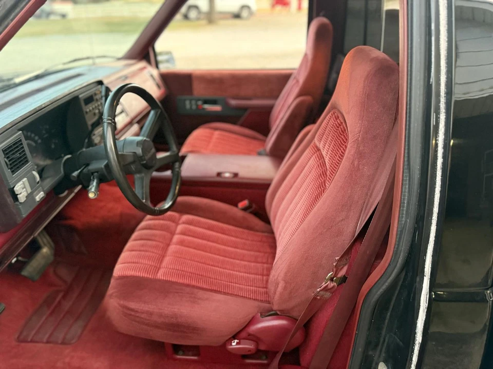1990 Chevrolet C/K 4th Gen - Image 20 of 31