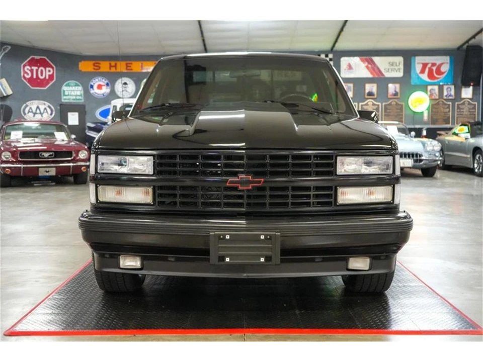 1990 Chevrolet C/K 4th Gen - Image 25 of 31