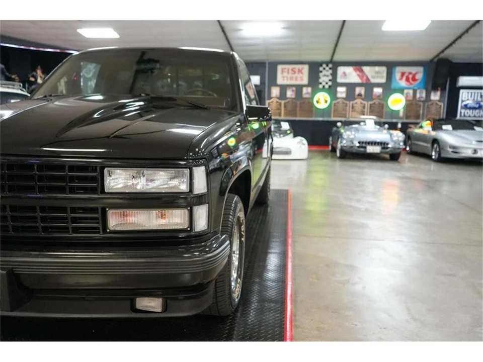 1990 Chevrolet C/K 4th Gen - Image 27 of 31
