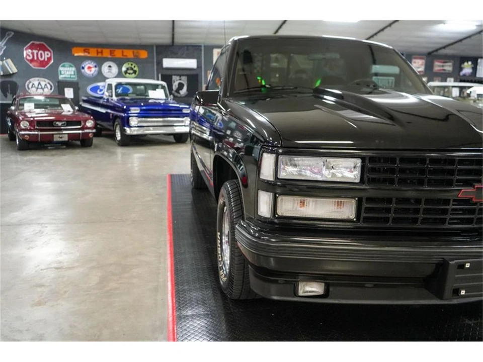 1990 Chevrolet C/K 4th Gen - Image 28 of 31
