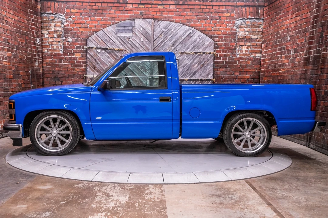1990 Chevrolet C/K 4th Gen - Image 2 of 20