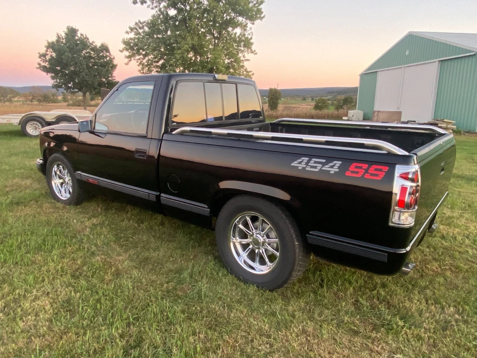 1990 Chevrolet 454 SS - Image 5 of 15