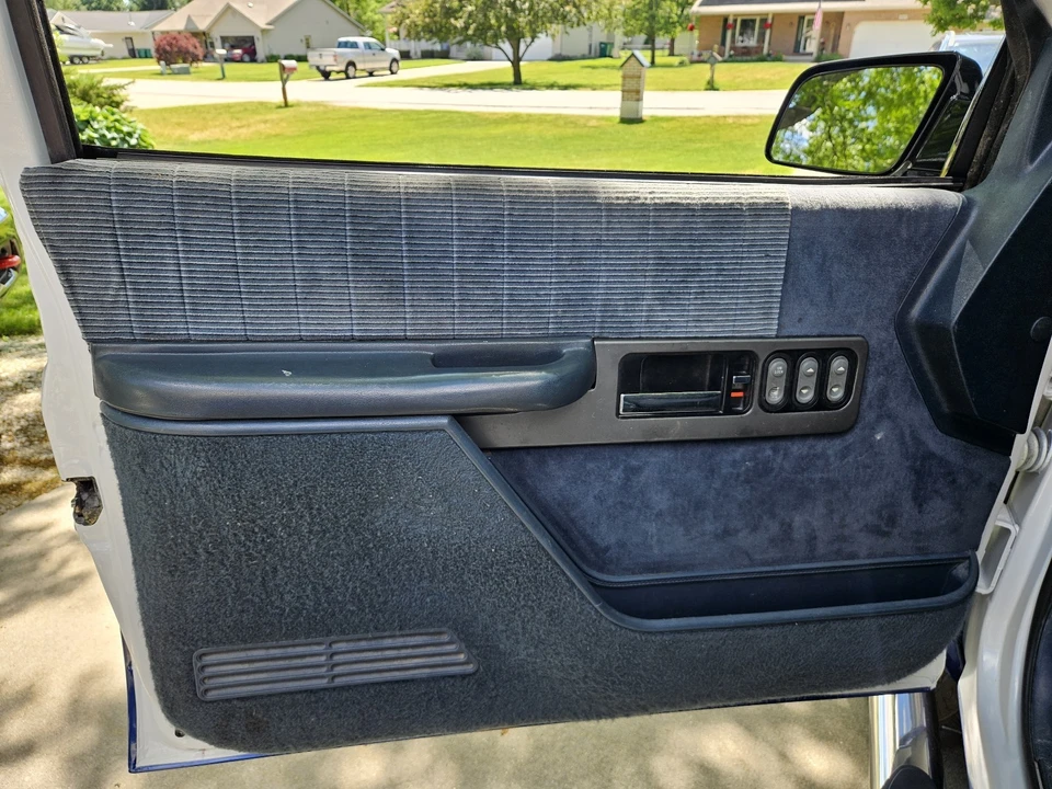 1990 Chevrolet C/K 4th Gen - Image 15 of 30