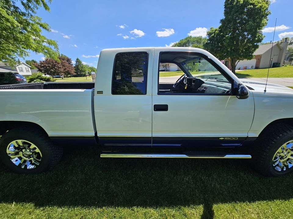 1990 Chevrolet C/K 4th Gen - Image 8 of 30