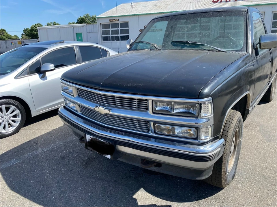 1990 Chevrolet C/K - Image 3 of 10