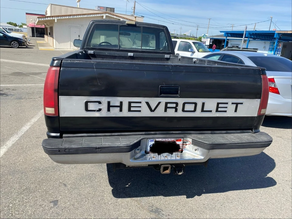 1990 Chevrolet C/K - Image 5 of 10