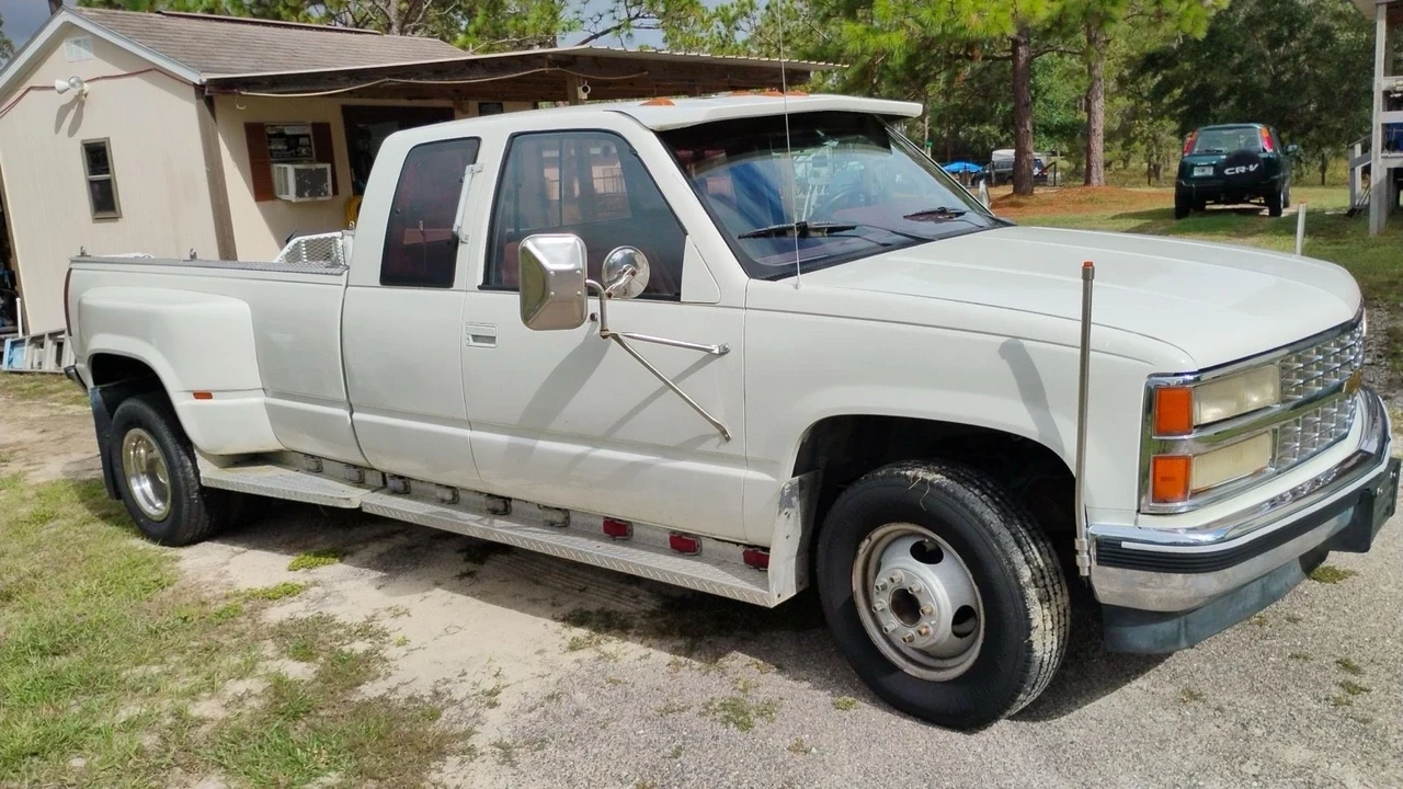 1990 Chevrolet C/K 4th Gen - Image 3 of 7