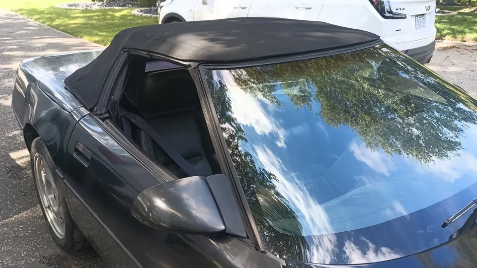1990 Chevrolet Corvette C4 - Image 18 of 20