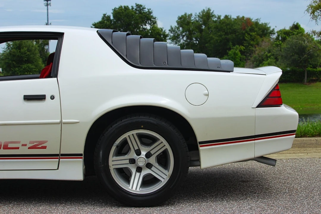 1990 Chevrolet Camaro 3rd Gen - Image 27 of 31