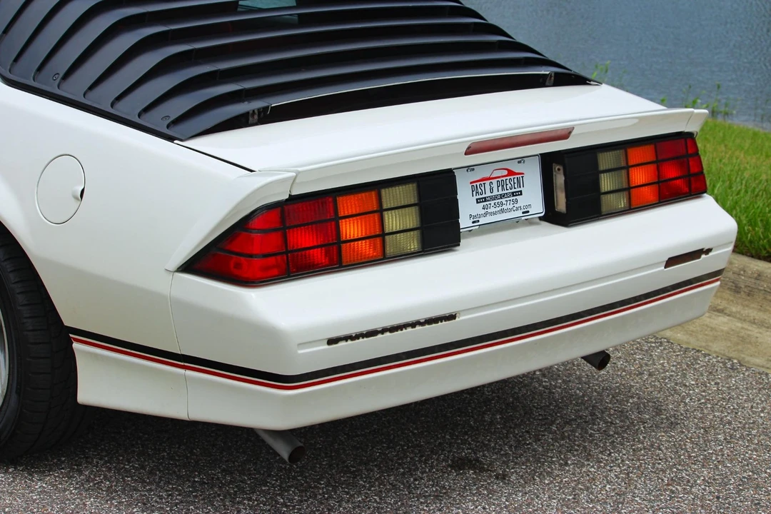1990 Chevrolet Camaro 3rd Gen - Image 25 of 31