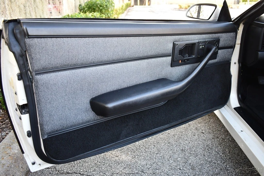 1990 Chevrolet Camaro 3rd Gen - Image 17 of 21
