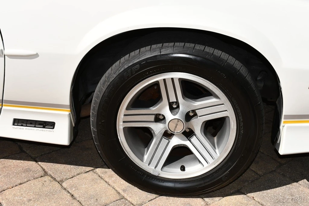 1990 Chevrolet Camaro 3rd Gen - Image 11 of 21