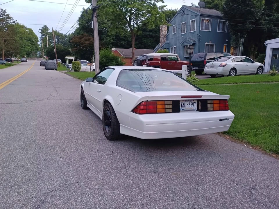 1990 Chevrolet Camaro 3rd Gen - Image 3 of 9