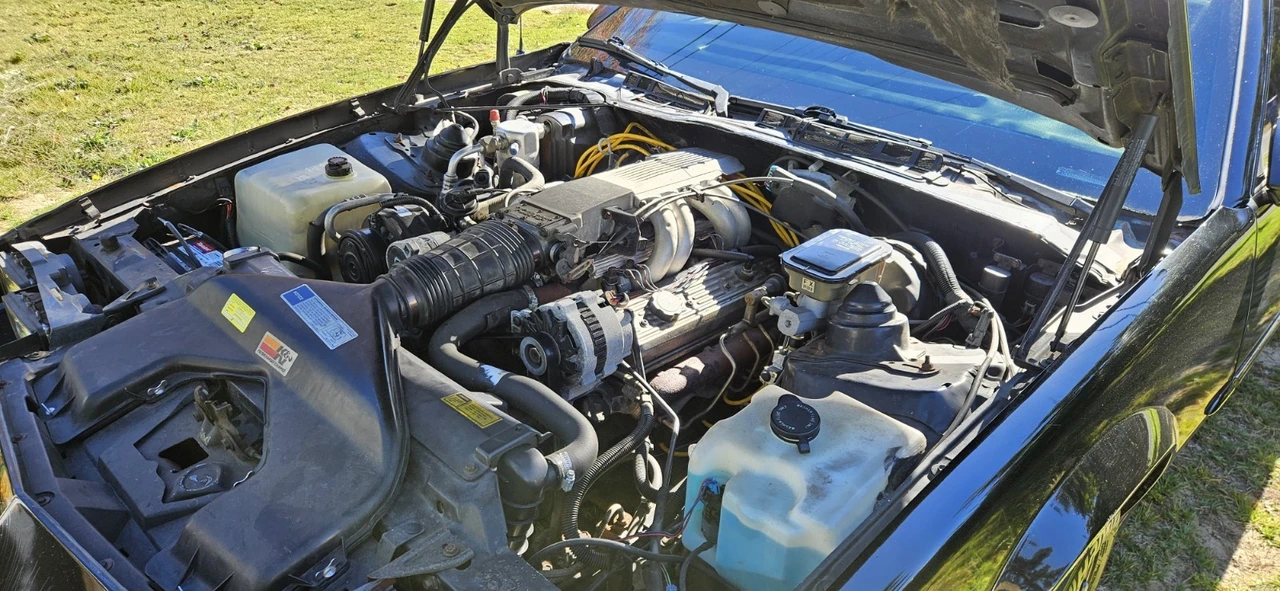 1990 Chevrolet Camaro IROC-Z & Z28 3rd Gen - Image 18 of 31