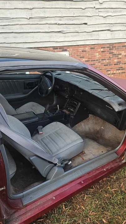 1990 Chevrolet Camaro 3rd Gen - Image 5 of 8