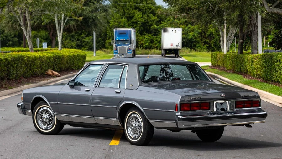 1990 Chevrolet Caprice - Image 2 of 31