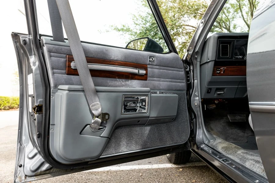 1990 Chevrolet Caprice - Image 3 of 31
