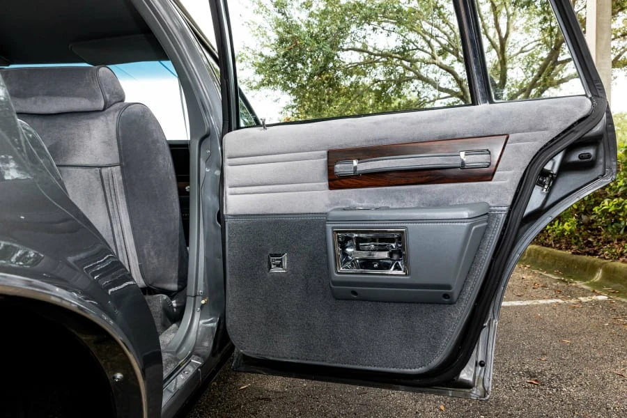 1990 Chevrolet Caprice - Image 11 of 31