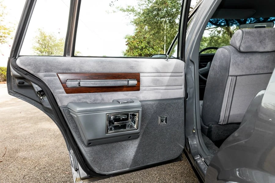 1990 Chevrolet Caprice - Image 23 of 31