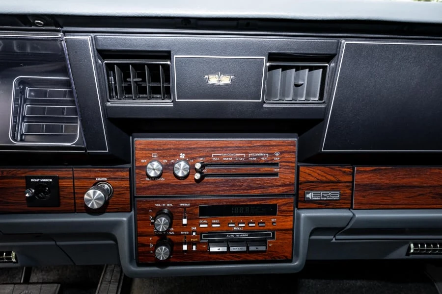 1990 Chevrolet Caprice - Image 25 of 31