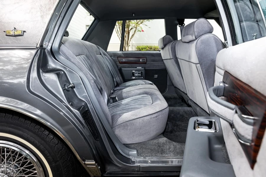 1990 Chevrolet Caprice - Image 26 of 31