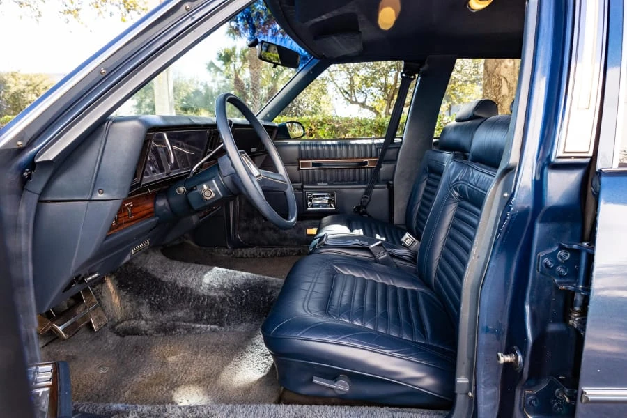 1990 Chevrolet Caprice - Image 3 of 23