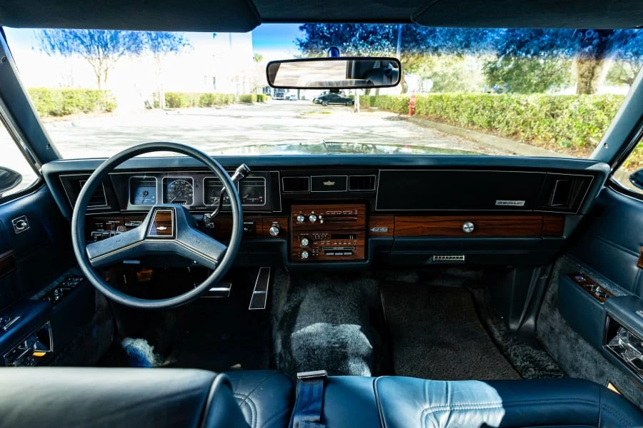1990 Chevrolet Caprice - Image 5 of 23