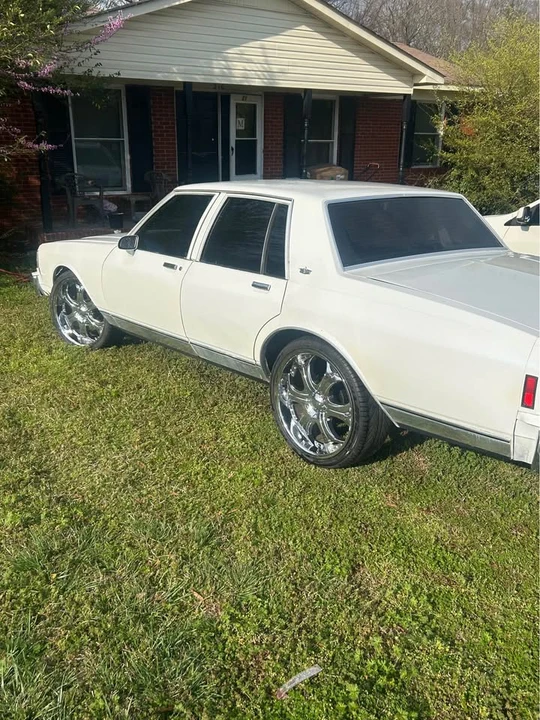 1990 Chevrolet Caprice - Image 6 of 9