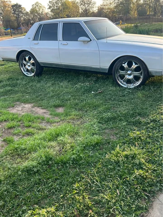 1990 Chevrolet Caprice - Image 3 of 9