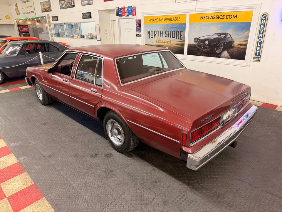 1990 Chevrolet Caprice - Image 3 of 21