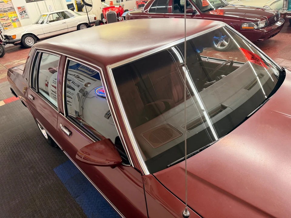 1990 Chevrolet Caprice - Image 13 of 21