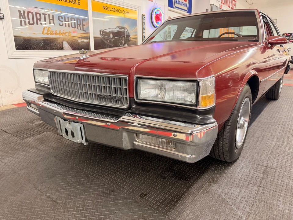 1990 Chevrolet Caprice - Image 10 of 21