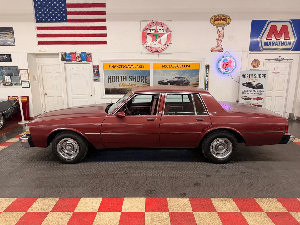 1990 Chevrolet Caprice - Image 5 of 21