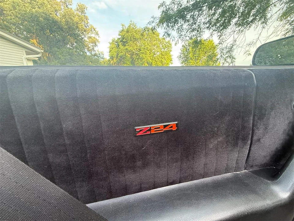 1990 Chevrolet Cavalier - Image 8 of 12