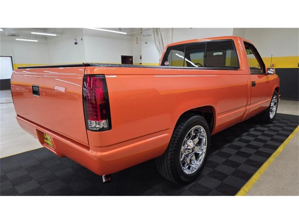 1990 Chevrolet C/K 4th Gen - Image 4 of 31