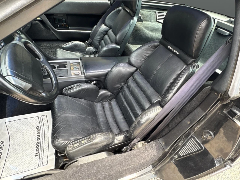 1990 Chevrolet Corvette C4 - Image 17 of 31
