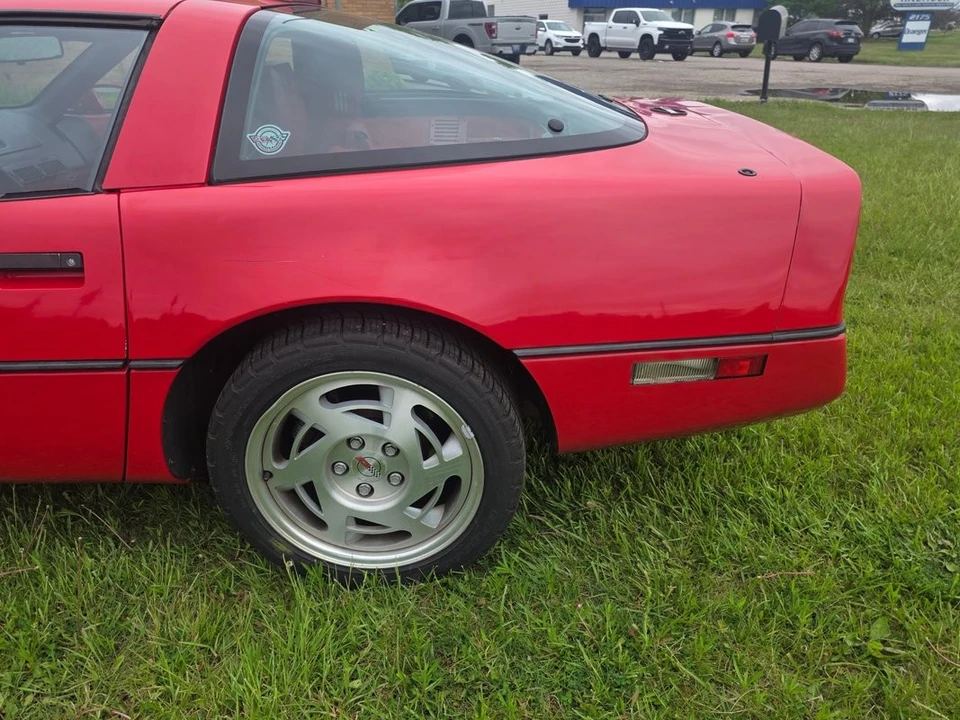 1990 Chevrolet Corvette C4 - Image 8 of 31