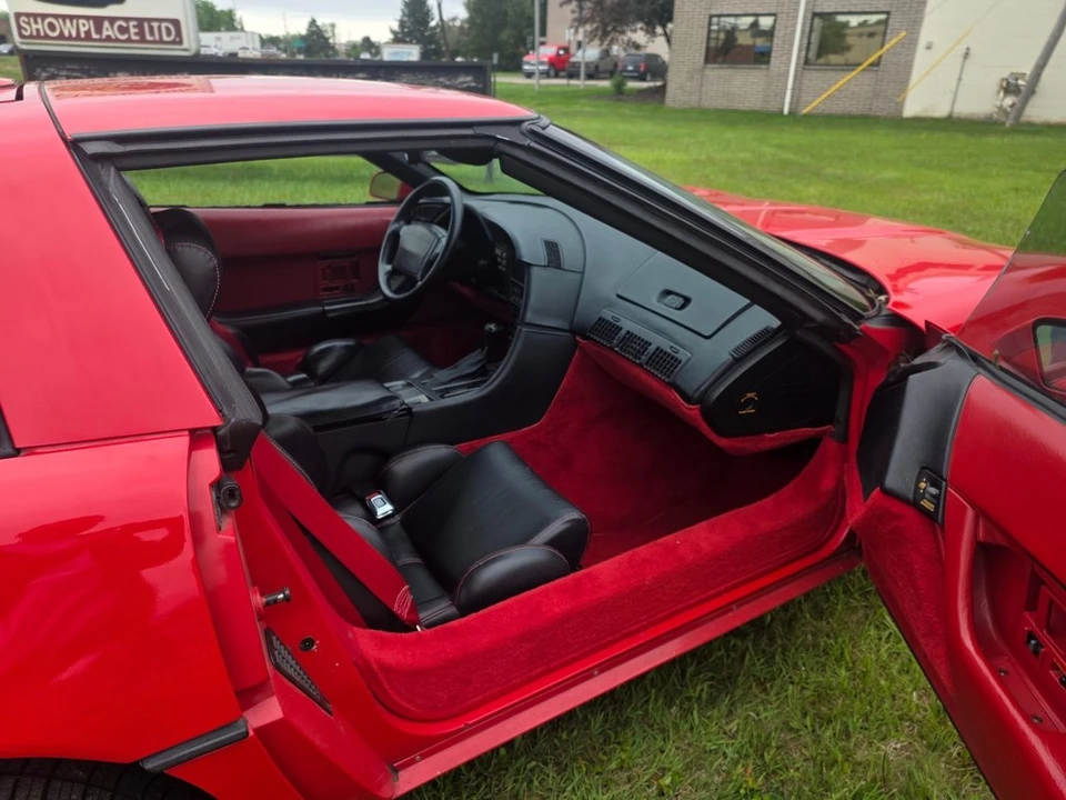 1990 Chevrolet Corvette C4 - Image 28 of 31