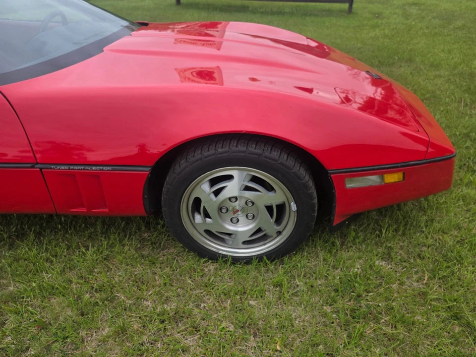 1990 Chevrolet Corvette C4 - Image 18 of 31