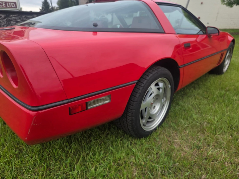 1990 Chevrolet Corvette C4 - Image 15 of 31