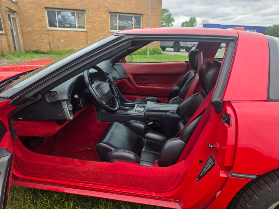 1990 Chevrolet Corvette C4 - Image 23 of 31