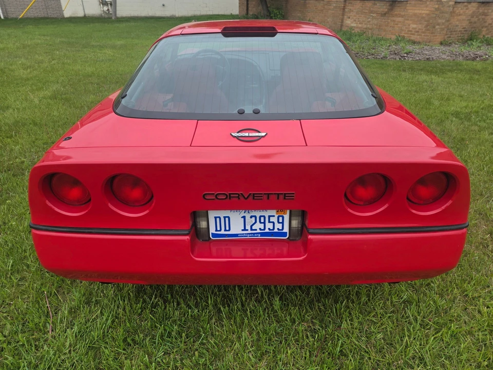 1990 Chevrolet Corvette C4 - Image 13 of 31