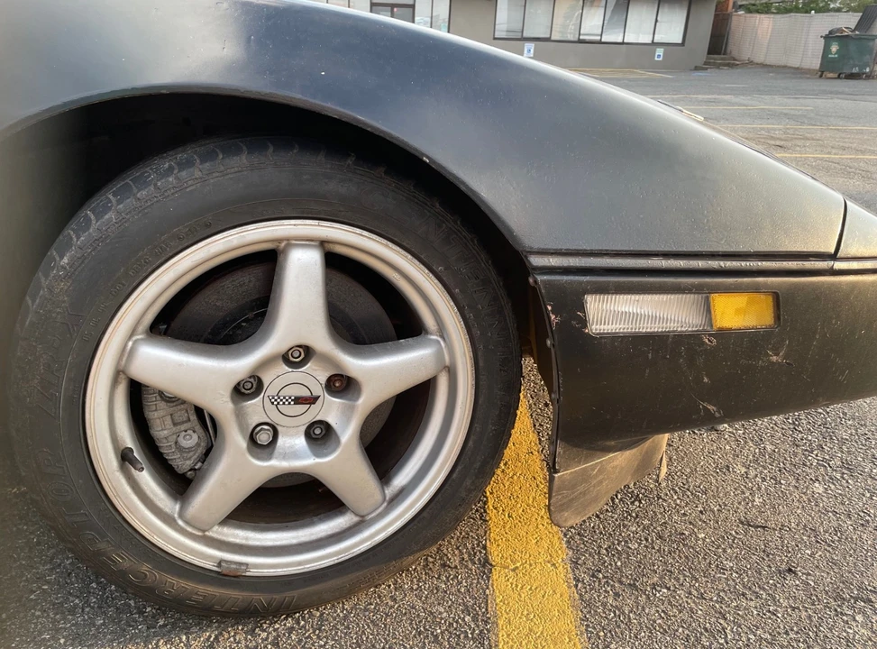1990 Chevrolet Corvette C4 - Image 28 of 31