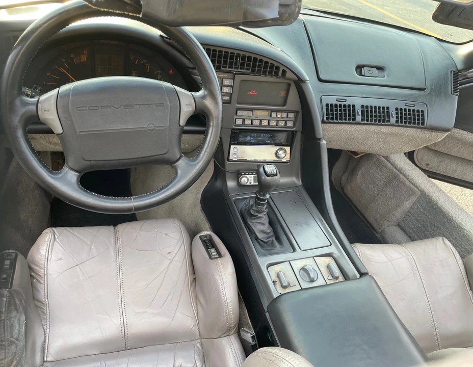 1990 Chevrolet Corvette C4 - Image 24 of 31