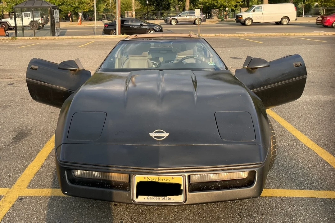 1990 Chevrolet Corvette C4 - Image 16 of 31