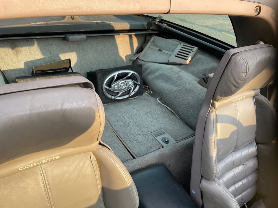1990 Chevrolet Corvette C4 - Image 19 of 31