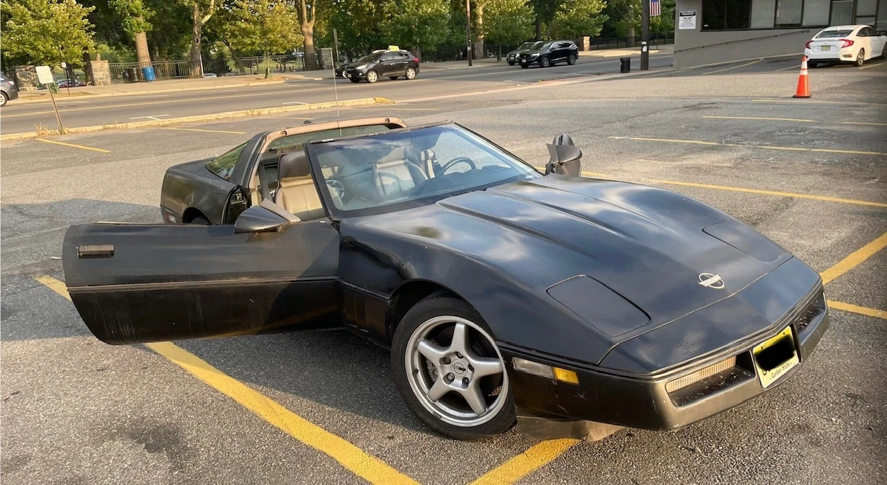 1990 Chevrolet Corvette C4 - Image 17 of 31