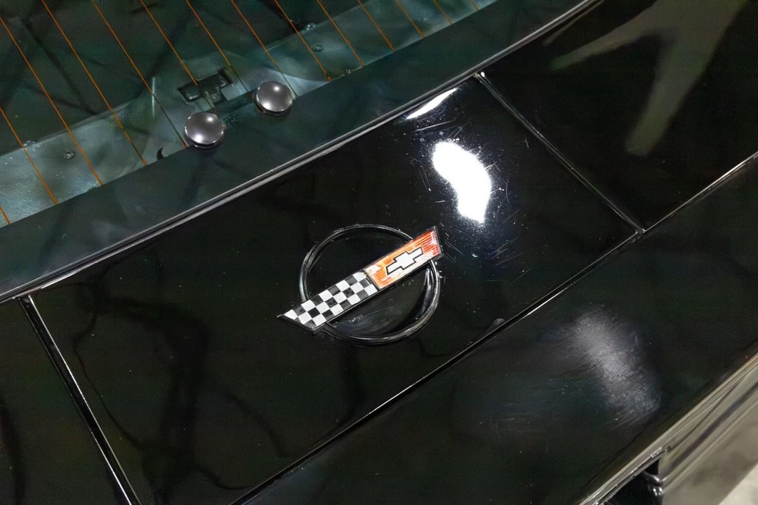 1990 Chevrolet Corvette C4 - Image 24 of 31