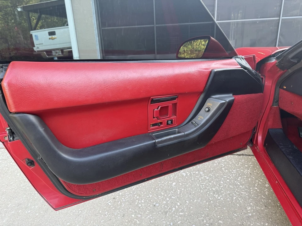 1990 Chevrolet Corvette C4 - Image 14 of 18